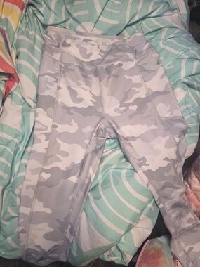 Avia Light Gray Camo High-Waist Leggings